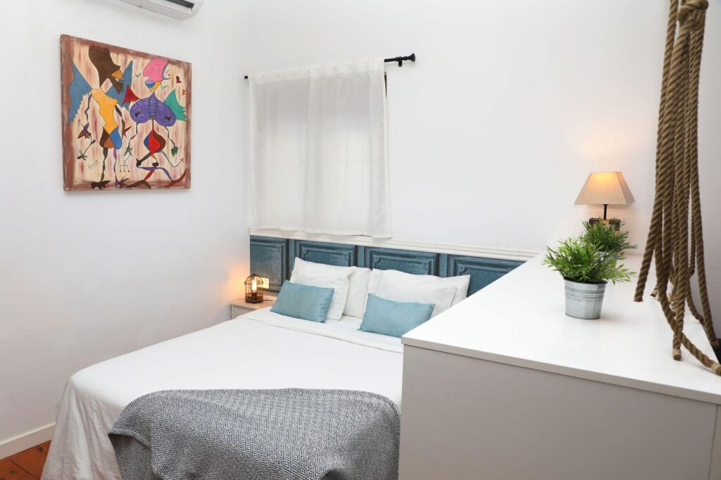 Three Floors of Mediterranean Charm · El Cabanyal photo 2026 10 07 21 13 03