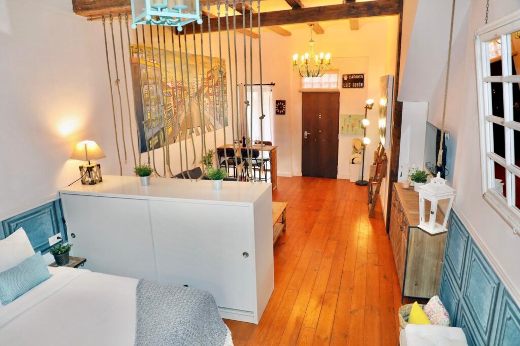 Character & a Cosy Apartment El Cabanyal photo 2026 10 07 21 13 03