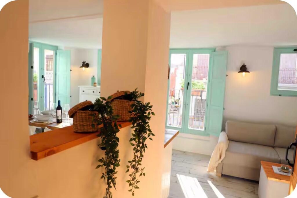 Three Floors of Mediterranean Charm · El Cabanyal photo 2026 10 07 21 14 51