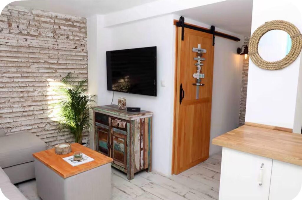Three Floors of Mediterranean Charm · El Cabanyal photo 2026 10 07 21 14 51